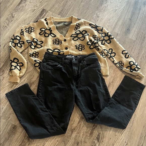 Floral Cardigan and Black Jeans Set - Picture 1 of 1
